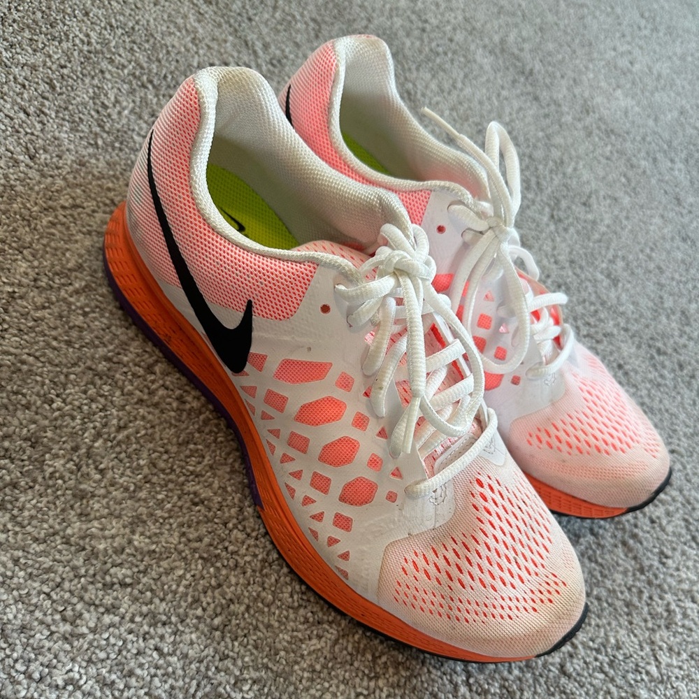Nike Women's White and Coral Athletic Shoes